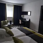 Western Palais Des Congrès 4*
