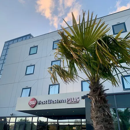 Western Palais Des Congres Hotel 4*