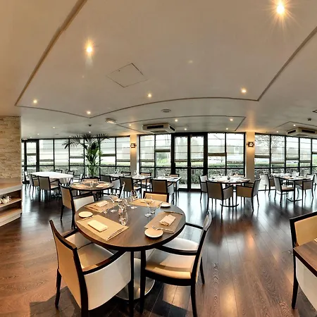 Western Palais Des Congres Szálloda 4*