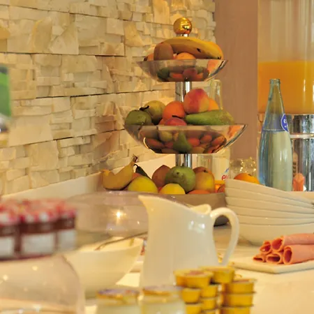 Western Palais Des Congres 4*