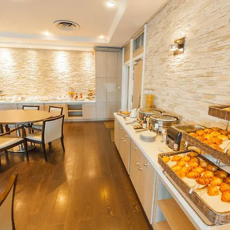 Western Palais Des Congres Szálloda 4*