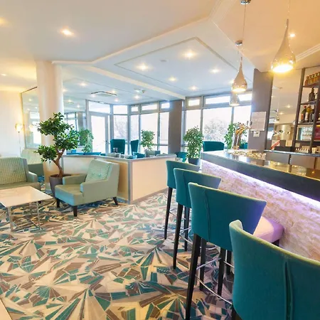 Western Palais Des Congres 4*