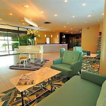 Western Palais Des Congrès 4* Évreux
