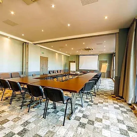 Western Palais Des Congrès 4* Évreux
