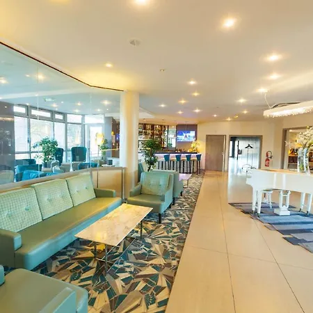 Western Palais Des Congres Szálloda 4*